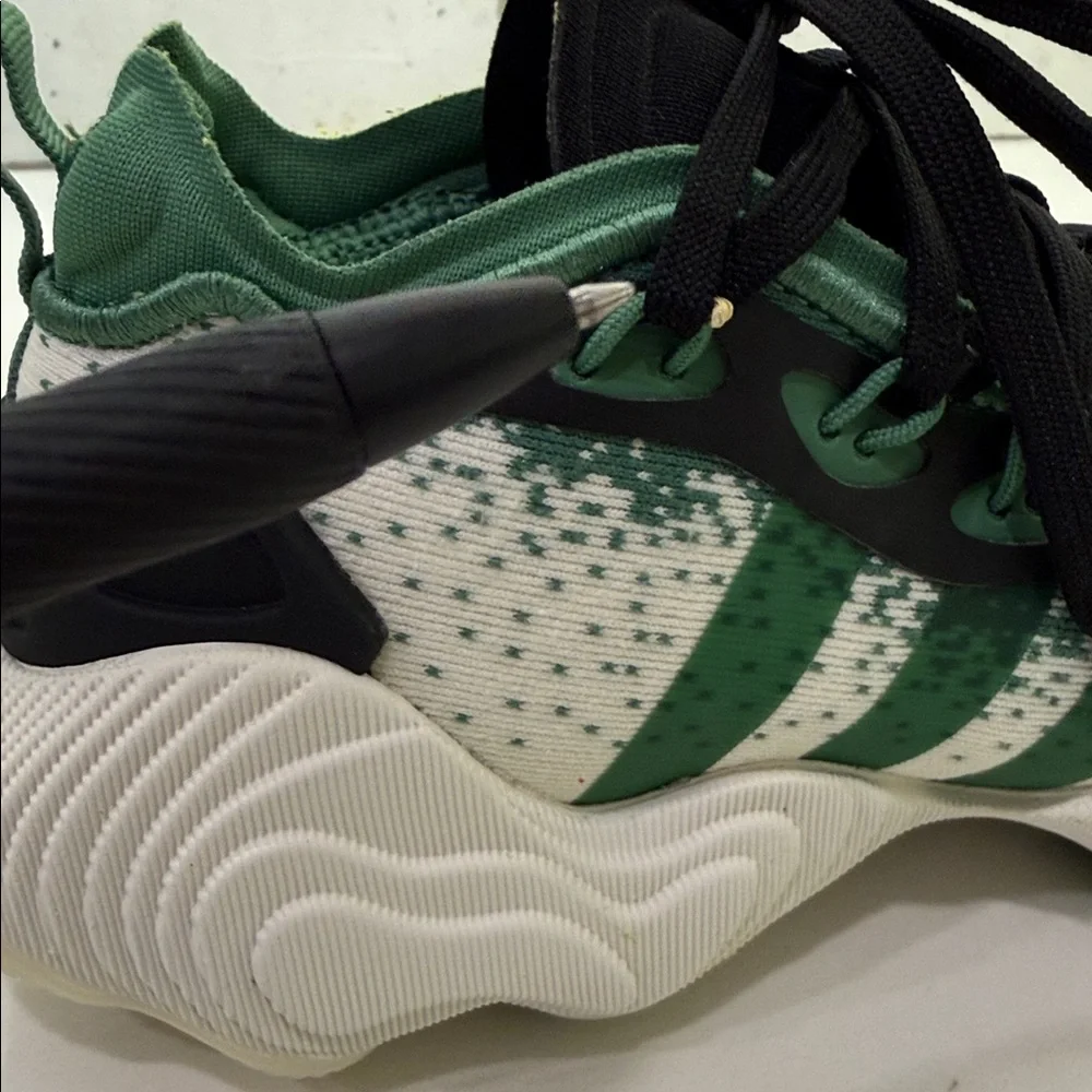 Adidas Trae Young 3 IE7883 Kids Youth Size 4 Basketball Shoes NWOB Green